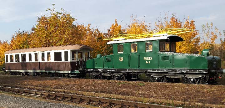 Diaľkový vlak Viedenskej električky smeruje do reštaurátorskej dielne.